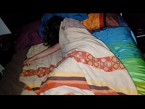 ❤️ Fillastro reprendendo á súa nova madrasta mentres ela dorme. ❤️ Super sexo a nós gl.xxxbunker.ru